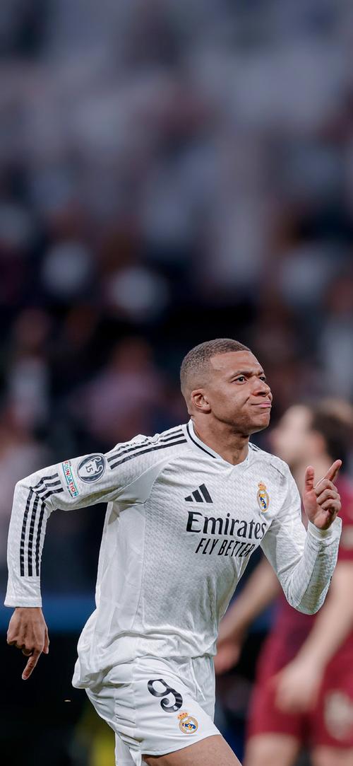 镜报：罗马已对齐尔克泽采取行动，尤文、西汉姆和埃弗顿也感兴趣