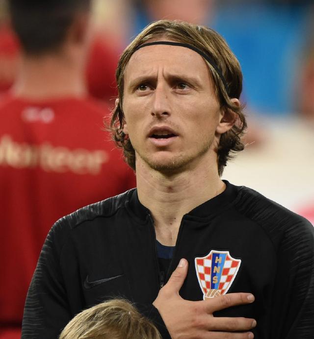 诺伊尔：乌尔比希一定会接替我的位置；我想慢慢考虑未来