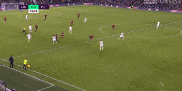 踢球者：拜仁正密切关注格里马尔多，希望其替代格雷罗