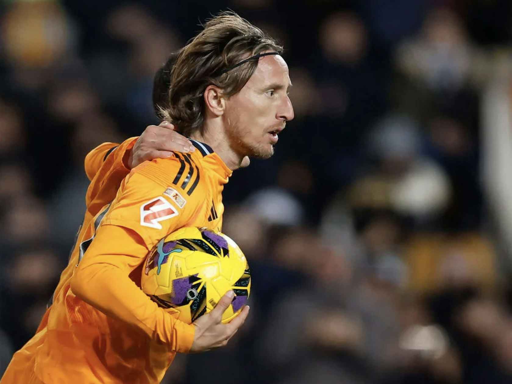 泰国武里南联队外援成本低，中超球队需节流实现收支平衡。