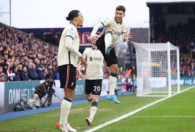 马尔卡宁持续得分表演，半场17分扛起进攻大旗