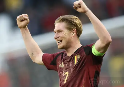 弗里克：拉菲尼亚回归对球队非常利好，我们仍有需要改进之处