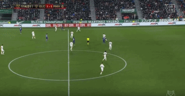 意媒：库普梅纳斯转型中卫表现亮眼，尤文中场补强成当务之急