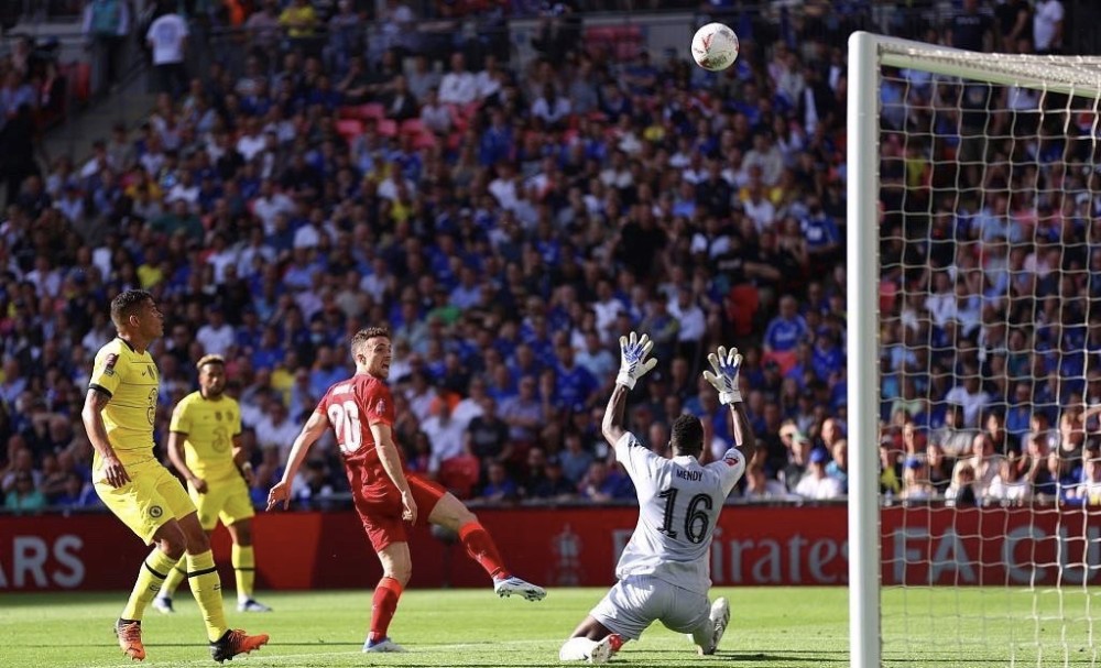 PTSD了？当值德国籍VAR裁判提醒主裁河南队后卫用手阻挡射门